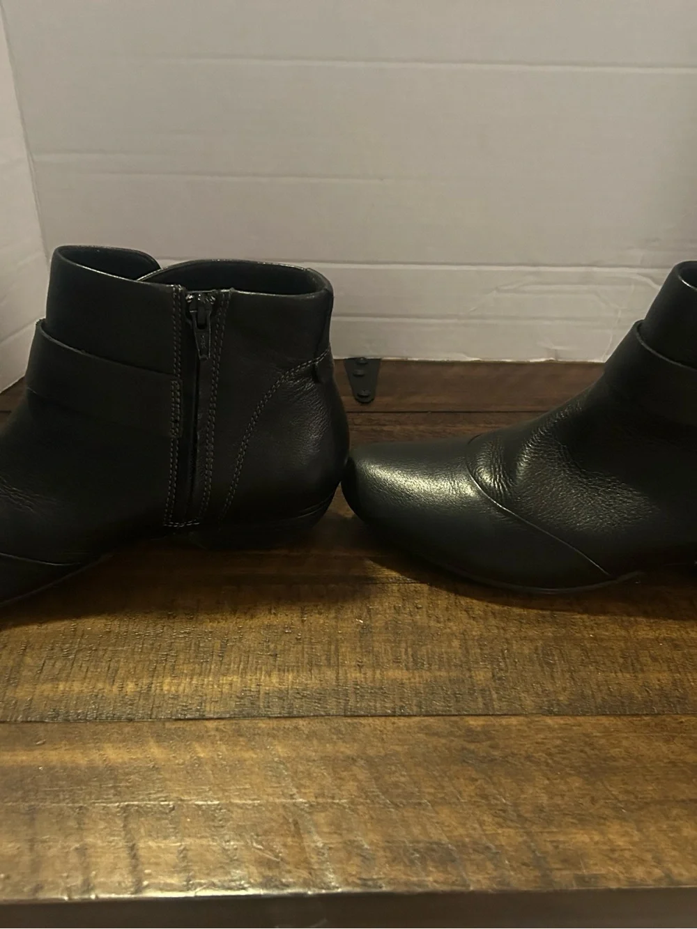 Taos Footwear sleek black
